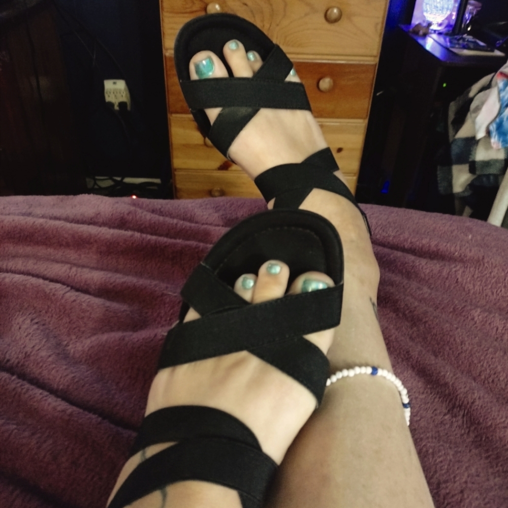 Naturalizer black sandals size 9W